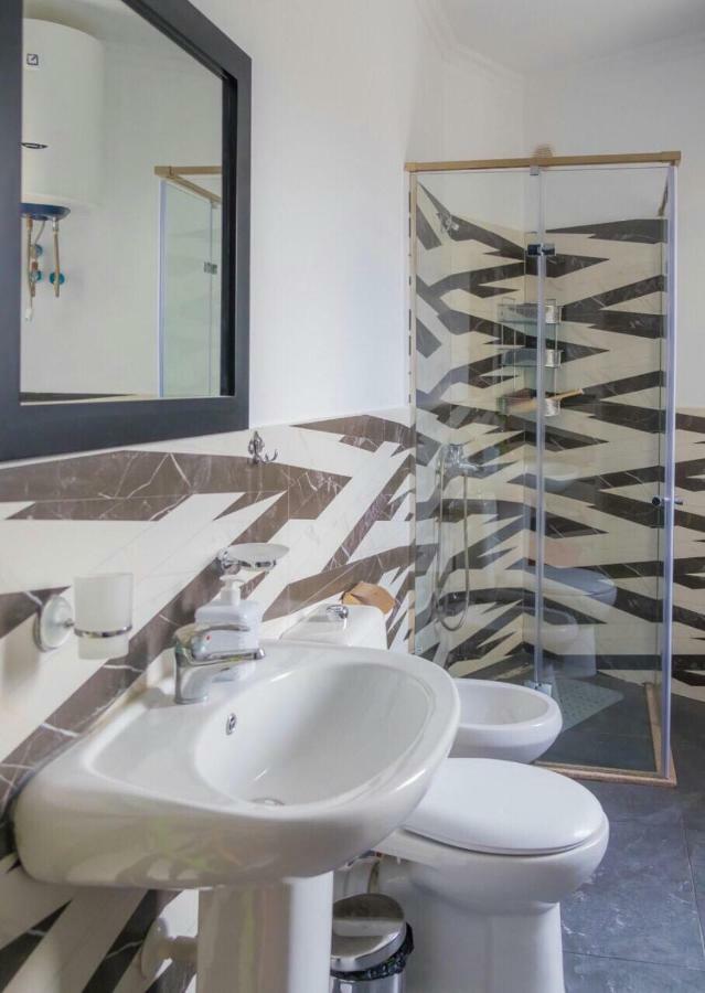 Modern Furnished Apartment with View Tirana Exterior foto